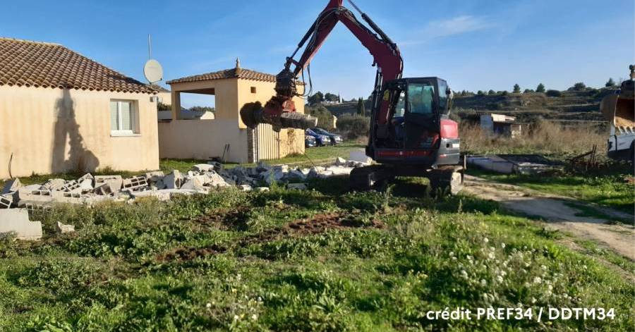 BASSIN DE THAU - POUSSAN - LUTTE CONTRE LA CABANISATION Démolition d'une construction illégale